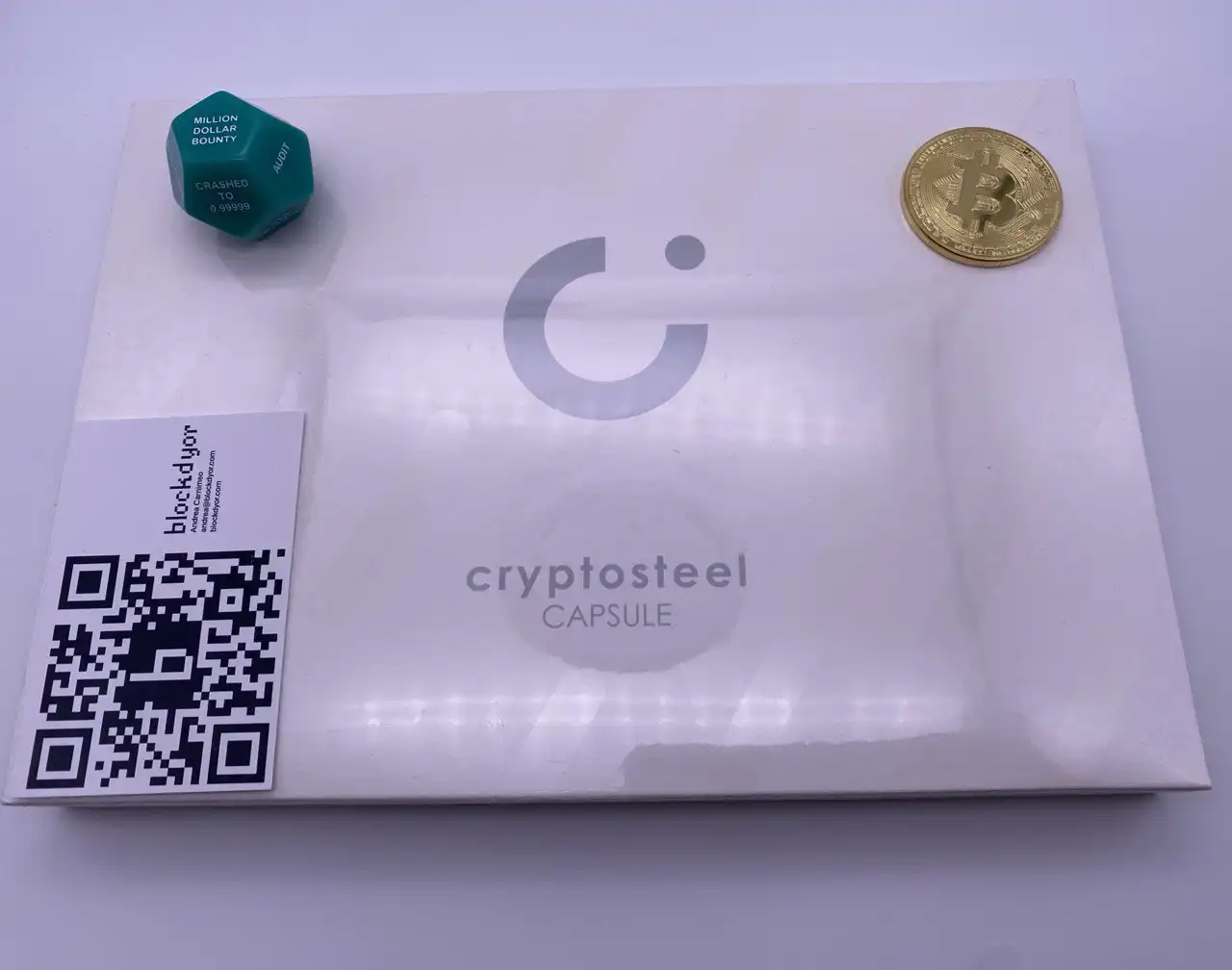 Cryptosteel Capsule Unboxing Step 1