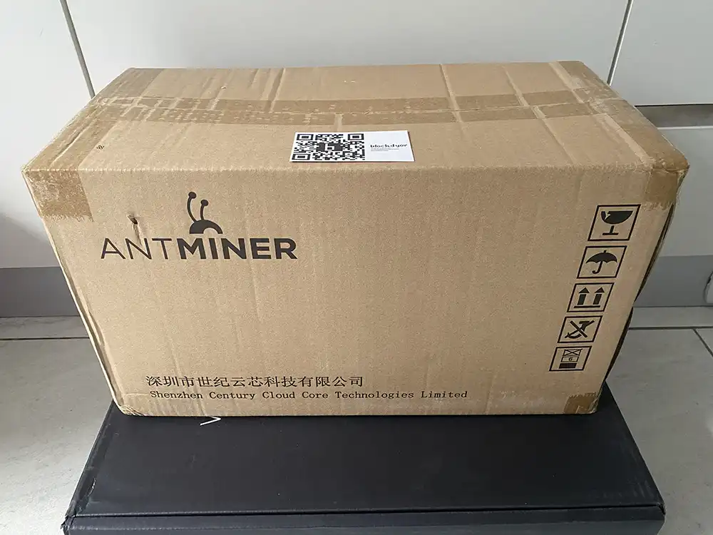 Bitmain Antminer S9i Unboxing Step 1