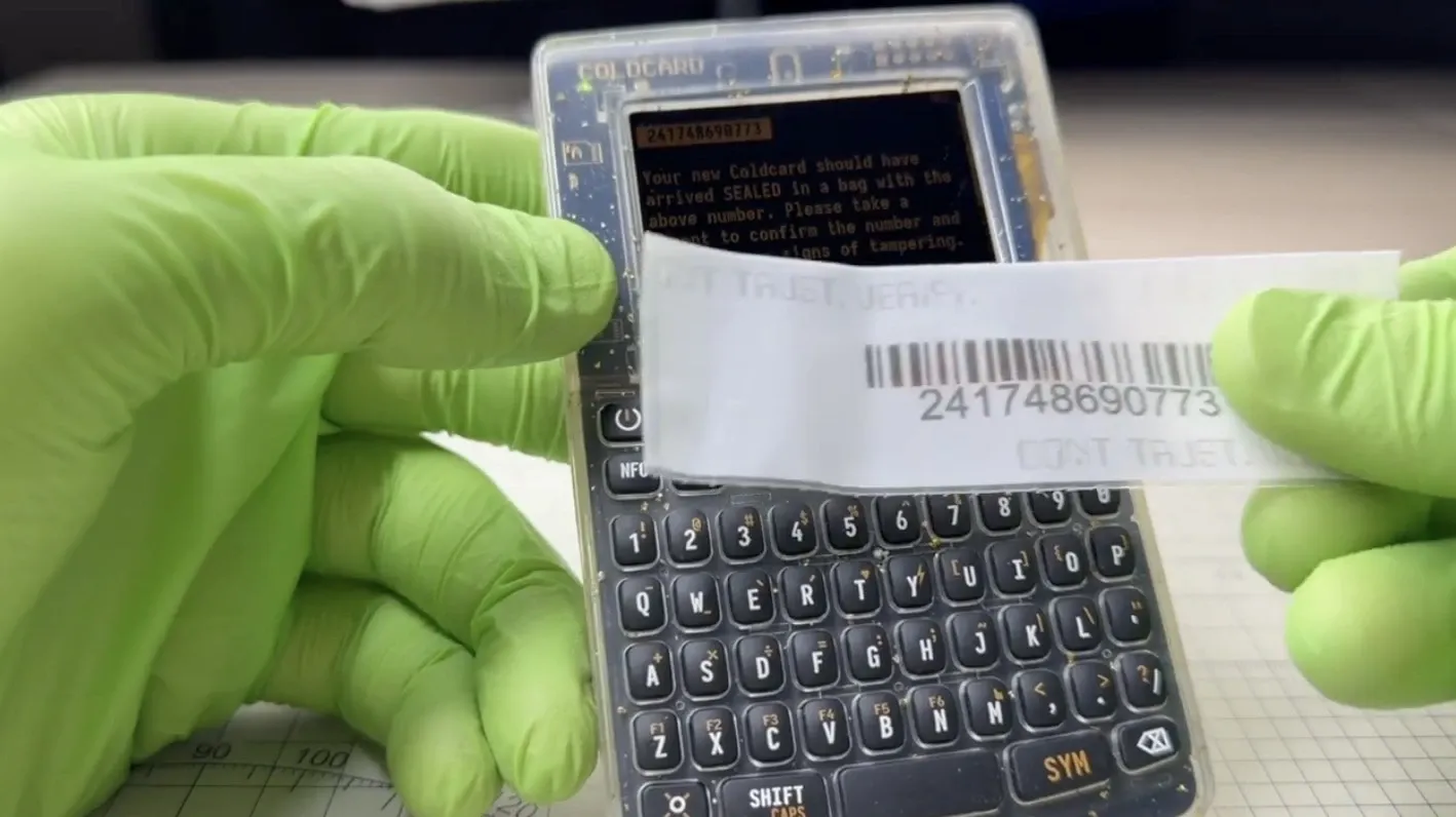 COLDCARD Q Unboxing 4